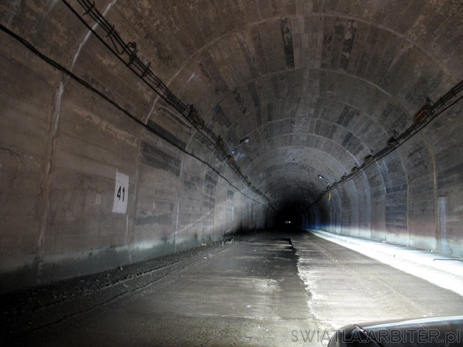 Mijania Xenon w tunelu