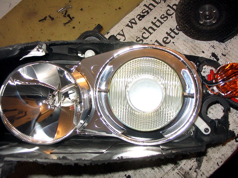 Xenon Ford Mondeo - zdemontowany odblask z reflektora